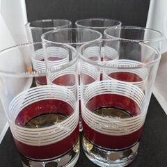 ガラスのコップなどの画像