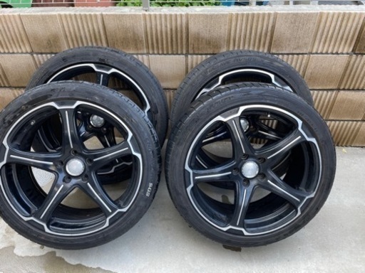 車のパーツ タイヤ、ホイール