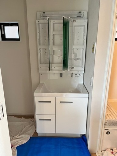 【未使用】化粧洗面台リクシルクレヴィ