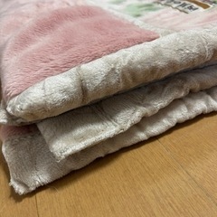 【取りに来ていただける方限定】花柄の毛布(ピンク)の画像