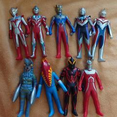ウルトラマン　ソフビ人形　９体