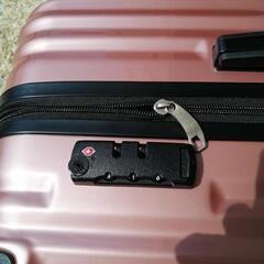 スーツケース　中　の画像