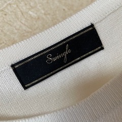 【試着のみ】スウィングル　レディース　ホワイト　白　ニット　袖シフォンの画像