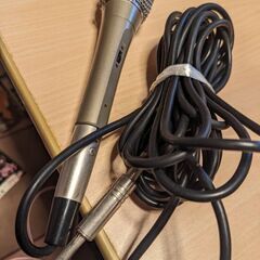 8トラ再生とカセットテープのカラオケ機器の画像
