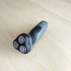 【取引中】シェーバー　電動髭剃り　PHILIPS model S...