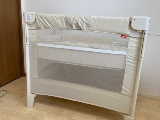 【超美品】ココネルエア　アップリカ　子供用品 ベビー用品 ベビーベッド、家具