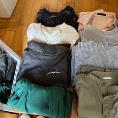 スニーカーサンダルワンピースコートバッグの画像
