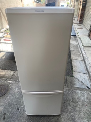 高年式2ドア冷蔵庫