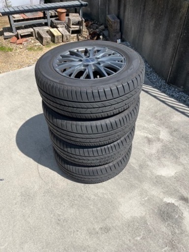 車のパーツ タイヤ、ホイール