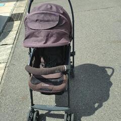 コンビ　ベビーカーの画像