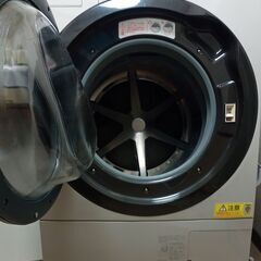 １０Kgドラム洗濯機とレンジが置ける日立３ドア冷蔵庫他大阪市～神戸市近郊のみ、＋８０００円で配送、設置、動作確認までいたしますの画像