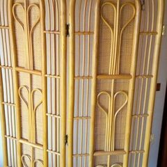 籐風のパーテーションの画像