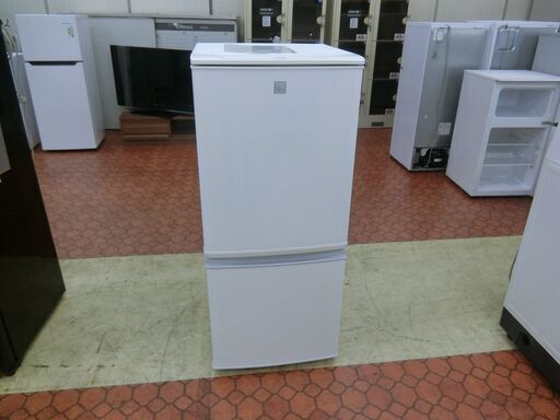 ID 175303　冷蔵庫２ドア　137L　シャープ　２０１８年　SJ-14E5-KW