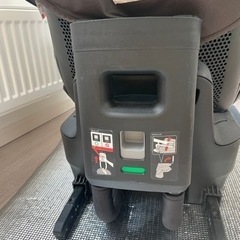 エールべべ　クルット4i チャイルドシートの画像