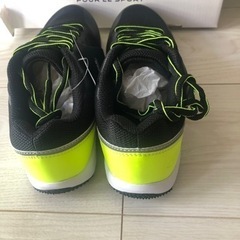 新品　22.5 スニーカー　靴　運動靴靴/バッグ 靴 ブーツの画像