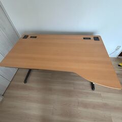大きいパソコン用事務机で快適な作業を!!! 捨てるには忍びないので、引き取って使ってくださる方に差し上げます！の画像