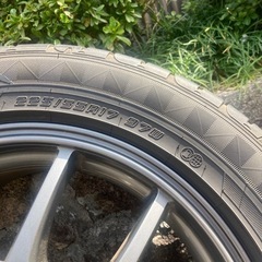 車のパーツ タイヤ、ホイールの画像