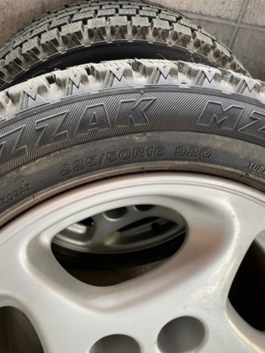 車のパーツ タイヤ、ホイール