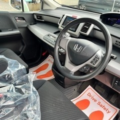 HONDA フリード HYBRIDの画像