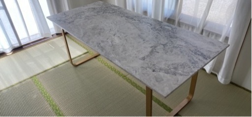 ダイニングテーブル