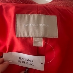 バナナリパブリックのコーラルオレンジジャケットの画像