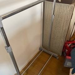 ハンガーラックの画像