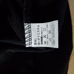 黒薄手パーカーの画像