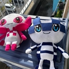衣装ケース3段とぬいぐるみの画像