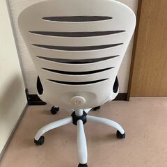 ニトリ ワークチェア ヒューボ 椅子 の画像