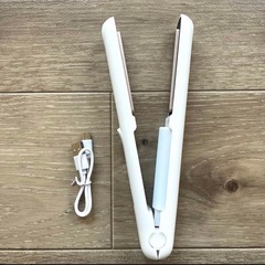 【新品】ヘアアイロン ミニ コードレス ストレート usb充電 2way ポーチ付きの画像