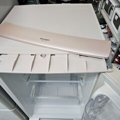 リサイクルショップどりーむ荒田店 No10921　処分特価！　シャープ　２ドア冷蔵庫　両開き対応！　2011年製　容量167L　1～2人暮らしに最適なサイズです♪の画像