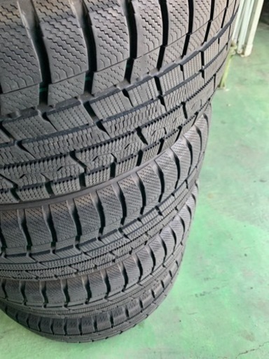 車のパーツ タイヤ、ホイール