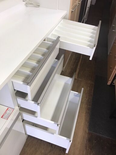 ニトリ　リガーレ　食器棚　キッチンボード　レンジボード　ソフトクローズ　大容量　収納力抜群　おしゃれ　美品　ファミリータイプ　クリーニ