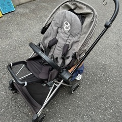 ベビーカーが必要な人に譲ります