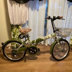 折りたたみ自転車 20インチ シマノ6段変速ギア 折畳み 自転車 折り畳み自転車 ミニベロ フロントライト カギ カゴ付きの画像