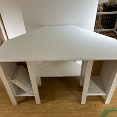 【取引先決定済み】IKEA ブルサリコーナーデスク　中古の画像