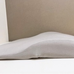 【ほぼ新品】ニトリ　肩・首・背中も支える枕の画像