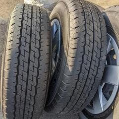 ハイエース新車外し ダンロップタイヤ、ホイールの画像