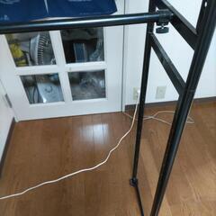 小スペース家具　突っ張り棚の画像