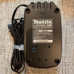 マキタ　DC10WA 充電器の画像