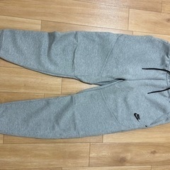 新品　NIKEジョガーパンツ