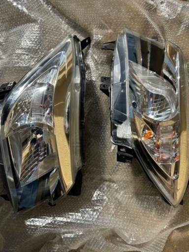 ソリオ　ヘッドライト　左右