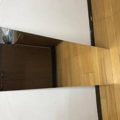 【訳あり無料】壁に貼り付ける姿見・ミラー　＊裏面にテープが残ってます
