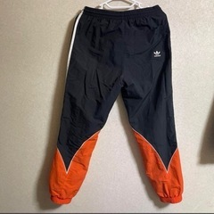 adidas originals トラックパンツ　ジャージの画像