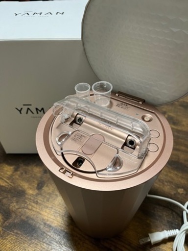 【美品】ヤーマン フォトスチーマー IS-100P 美顔器　フェイス　美容