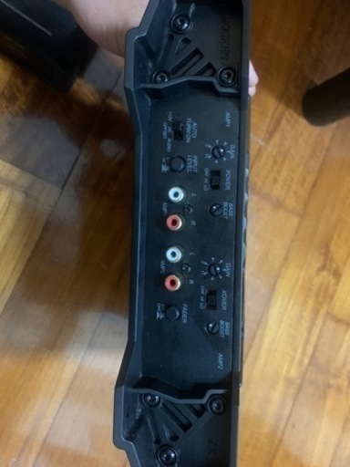 アンプ　kicker ZX200.4　
