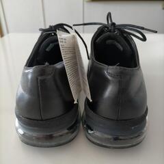 【新品未使用】黒スニーカーの画像