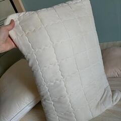 【️お譲り先決定】クッション、まくら色々の画像