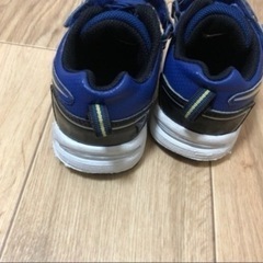 子供用シューズ　18cm 靴の画像