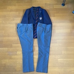 都立豊島高校　制服男子